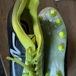 Mitre Soccer cleats. MENS